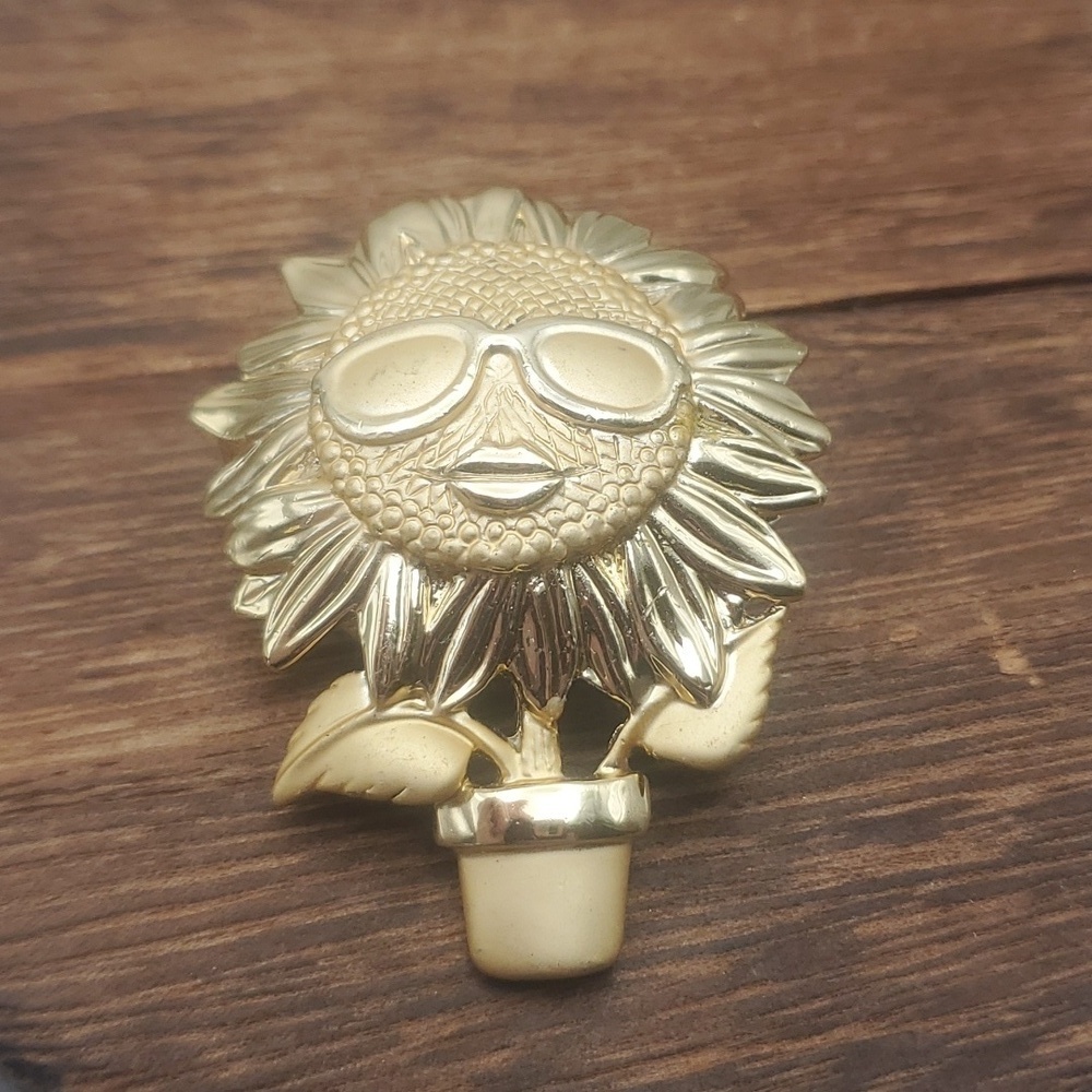 B432 vintage sunflower in pot brooch garden novelty‎ gift gardener